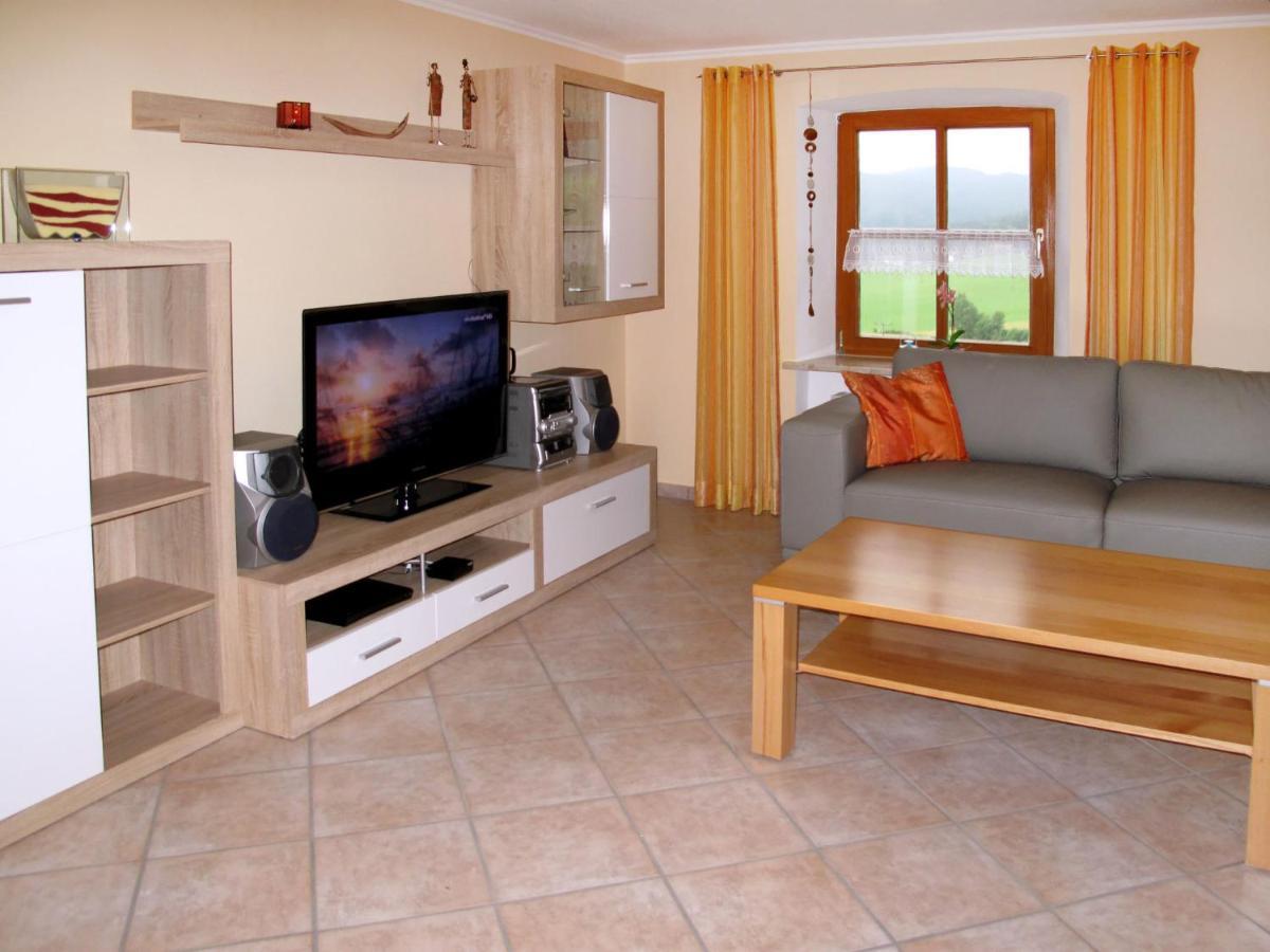 Apartment Freisinger-1 By Interhome Zachenberg ภายนอก รูปภาพ
