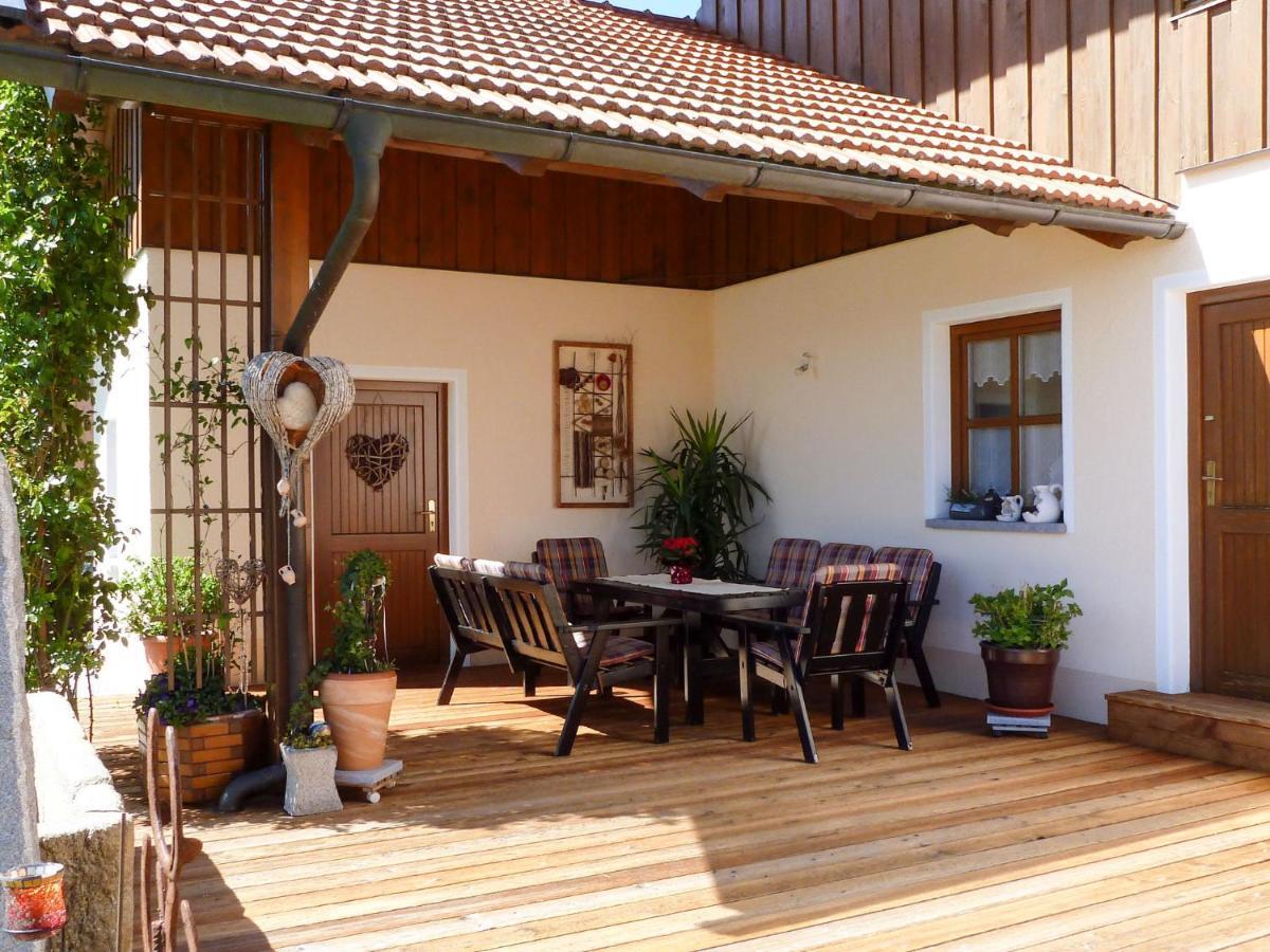 Apartment Freisinger-1 By Interhome Zachenberg ภายนอก รูปภาพ
